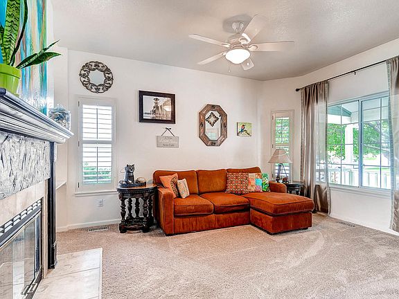 New carpet throughout