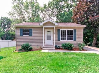 1405 Hillcrest St, Lansing, MI 48910