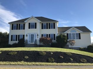 26 Kalloch Dr, Rutland, MA 01543
