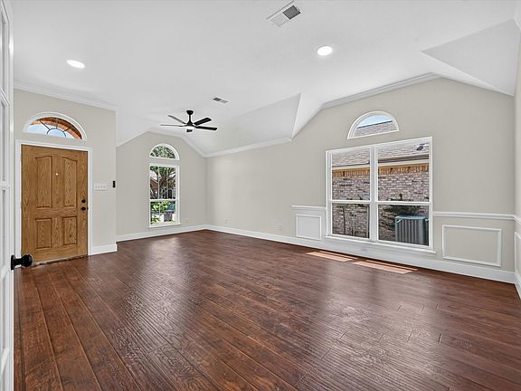 4th image of 4312 Wyndham Dr