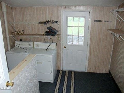 2nd image of 1347 Crestwood Dr