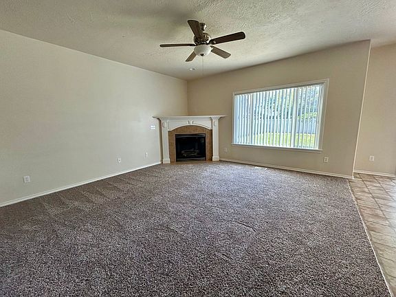 4th image of 5193 N Toscana Ave