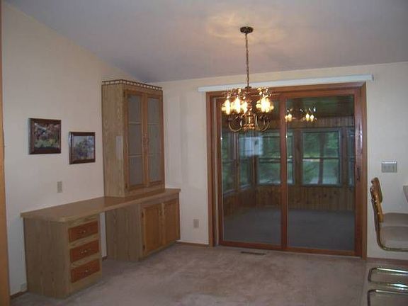 3rd image of 339 Huntington Ct