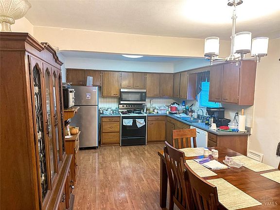 3rd image of 395 Robert Simmons Dr