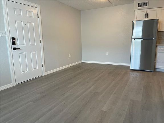 4th image of 3712 W Cass St APT 11