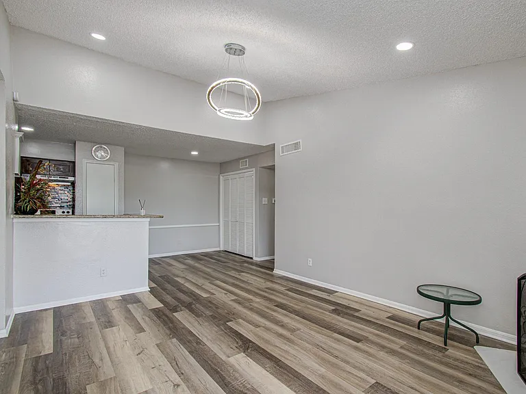 10101 S Gessner Rd #405 — Photo 9