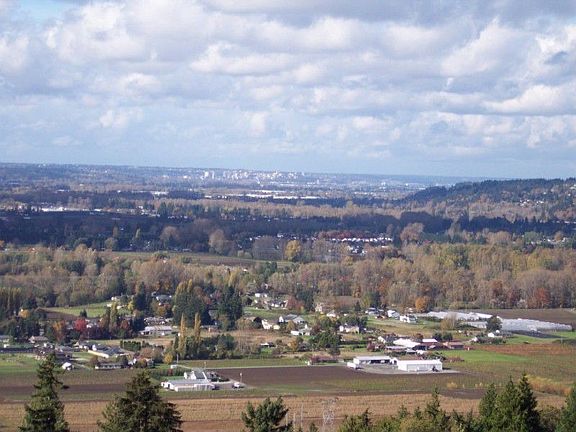 Gorgeous Views of the Valley, Tacoma, Olympic Mountians and more!