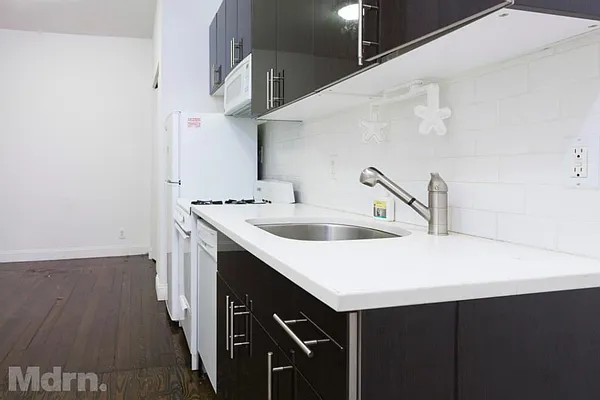 Rented by Mdrn Residential | media 22