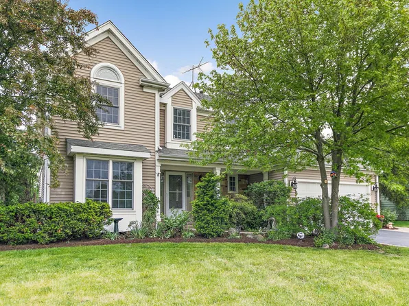 112 Thompson Blvd, Buffalo Grove, IL 60089