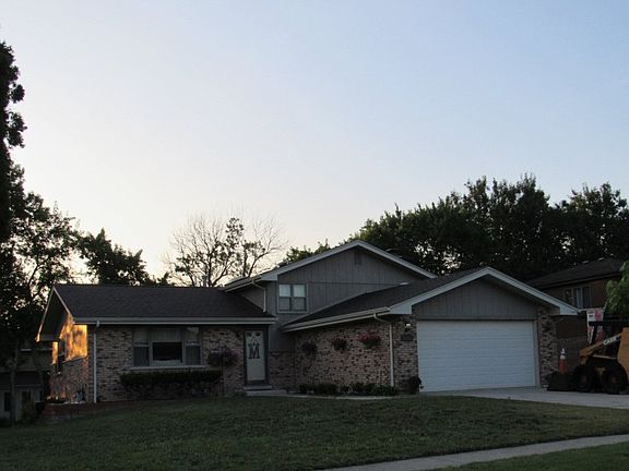 3rd image of 14359 S Elizabeth Ln