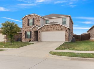 1821 Waggoner Dr, Aubrey, TX 76227