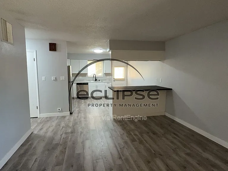 Summit View Apartments — Photo 128