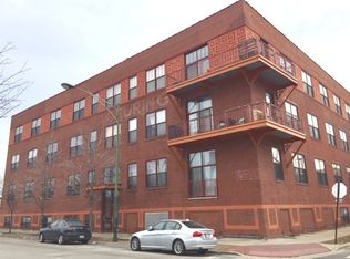 1061 W 16th St APT 306, Chicago, IL 60608