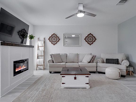 5th image of 2608 Bering Dr #2608