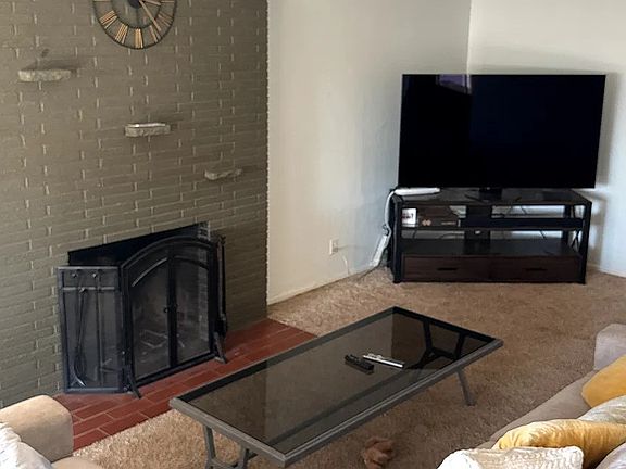 3rd image of 621 La Veta Dr NE