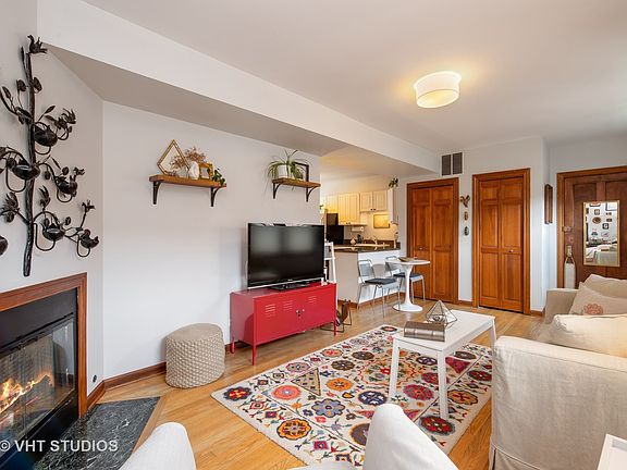 2nd image of 3132 N Clifton Ave APT 3S
