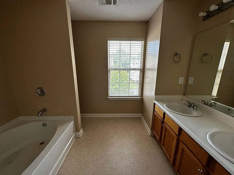 381 Weatherstone Pl — Photo 10