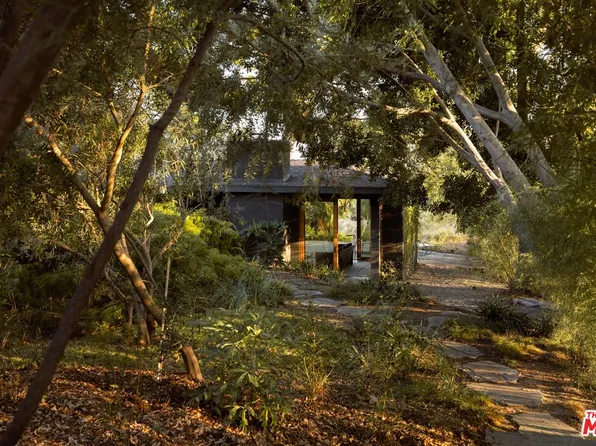 1338 Glen Oaks Blvd, Pasadena, CA 91105