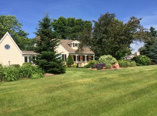 5180 Woodbury Dr, Woodbury, MN 55129