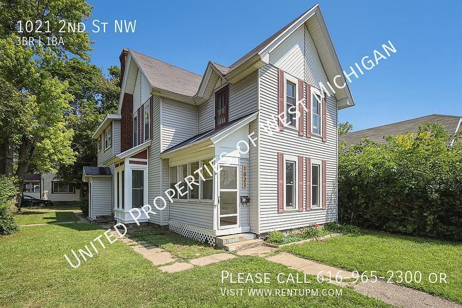 1st image of 1021 2nd St NW