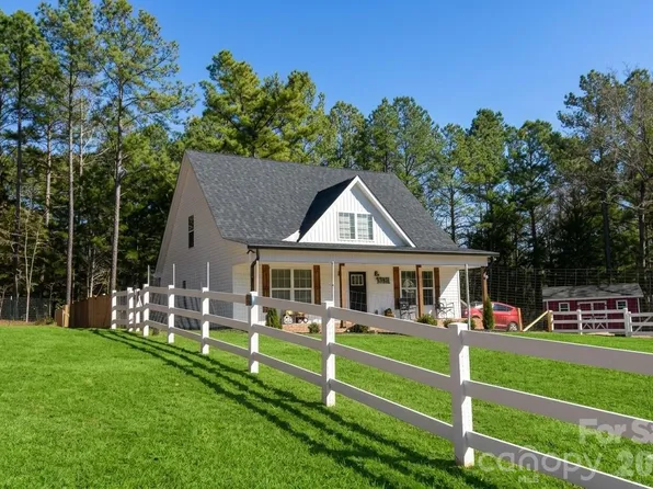 4592 Reid Rd, Edgemoor, SC 29712