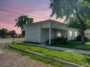 351 N 26th St, East Saint Louis, IL 62205