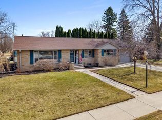 123 N 12th St, Oostburg, WI 53070