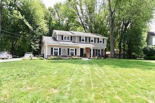 2nd image of 917 Greyledge Pl