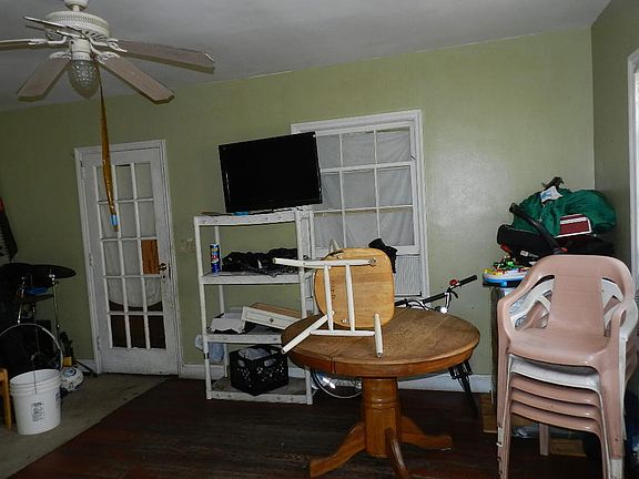 4th image of 715 38th St