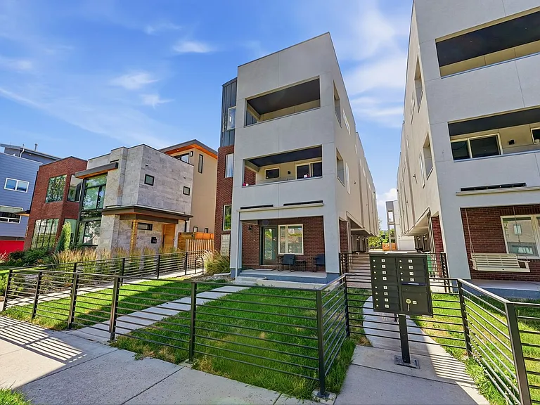 1731 Irving St #105 — Photo 10