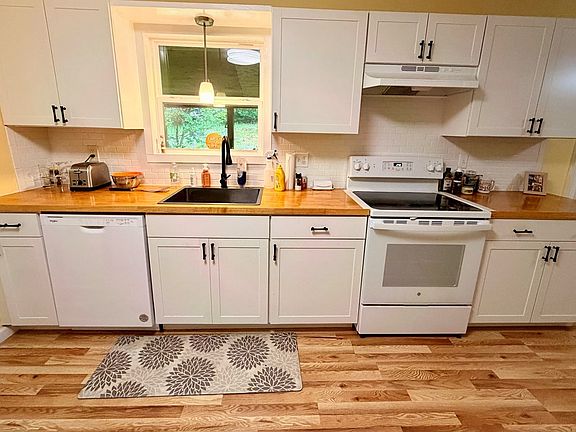 5th image of 203 Jones St