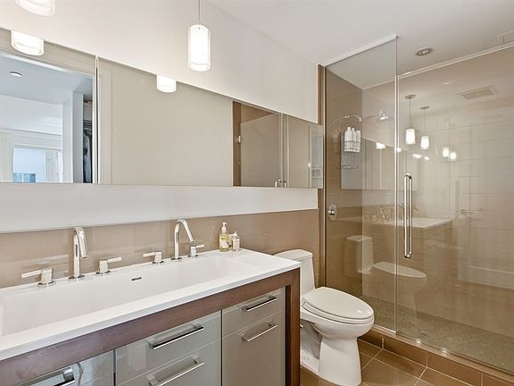 5th image of 125 N 10th St APT N4d