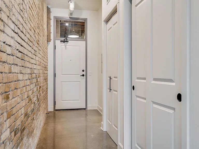 Smyth Lofts — Photo 26