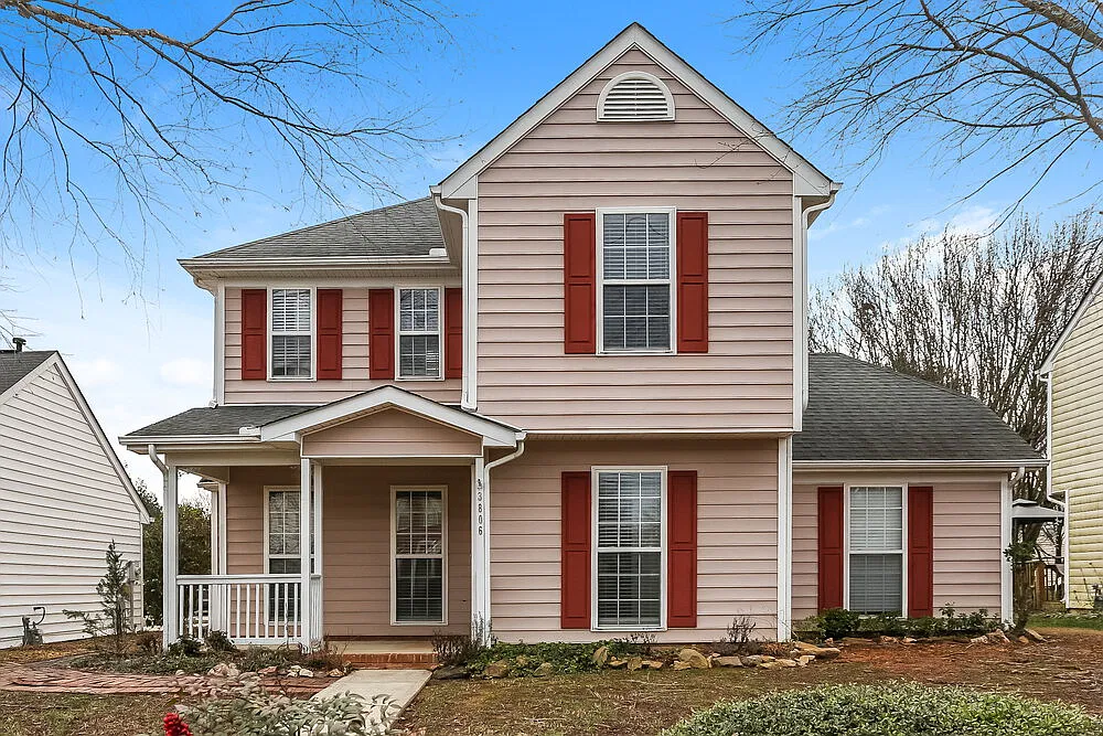 3 bed, 2.5 bath, 1320 sqft, $2,065 — Photo 1