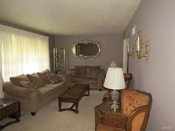5th image of 9234 Astoria Dr
