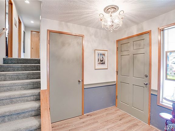 Entry is open and bright! 