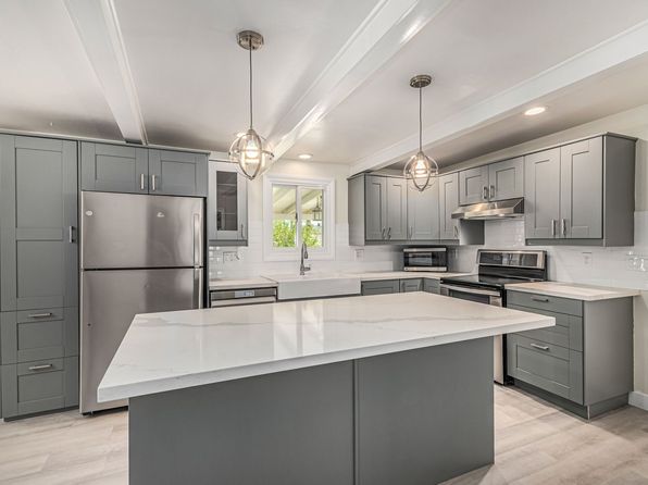 104 E La Jolla Dr