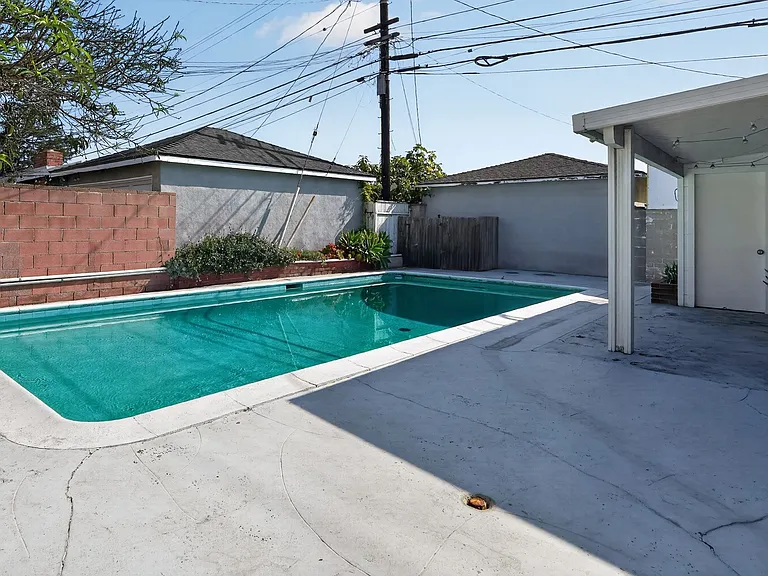 7742 Dunbarton Ave — Photo 23