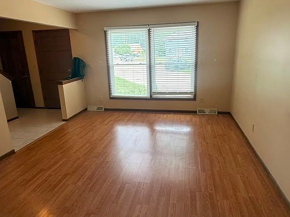 5th image of 4359 W Tesch Ave