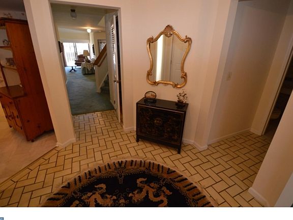 4th image of 18 Morton Ct