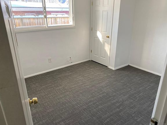 3rd image of 6612 Bitteroot Ln