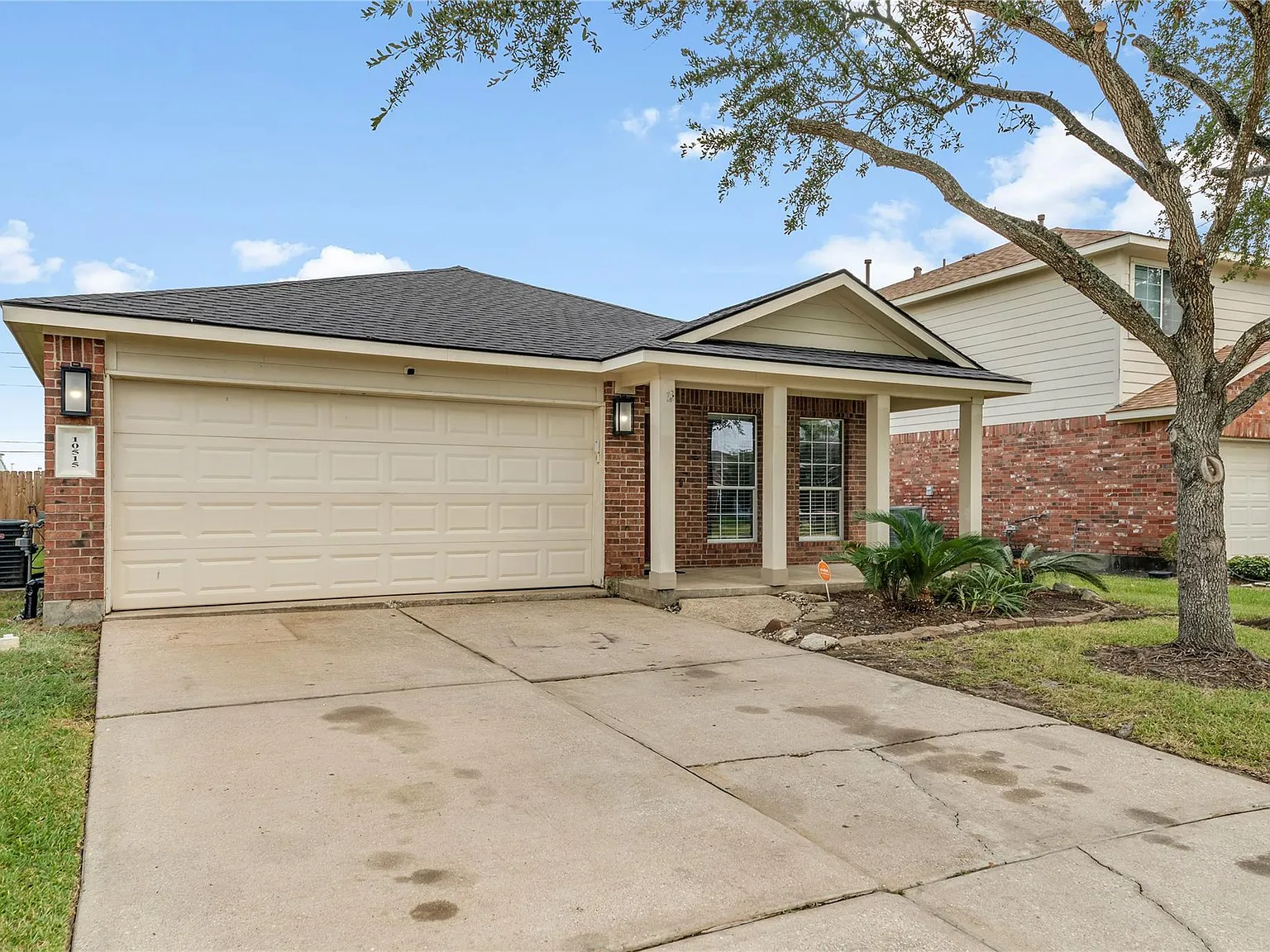 3 bed, 2.0 bath, 1619 sqft, $2,150 — Photo 2