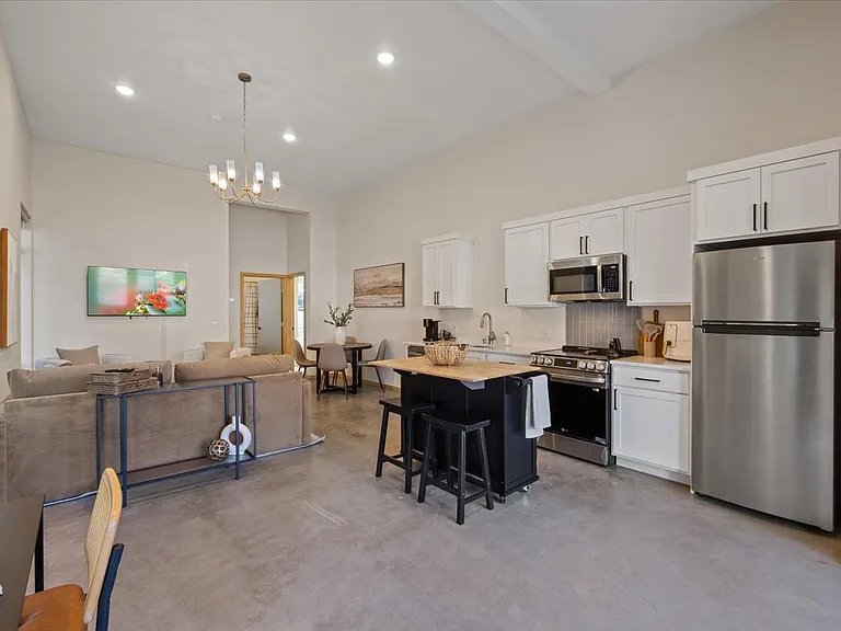 617 S Adams St #7 — Photo 5