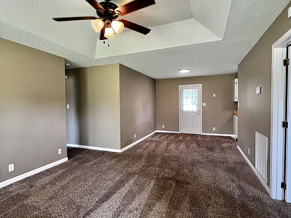 3rd image of 3427 Oak Lawn Dr