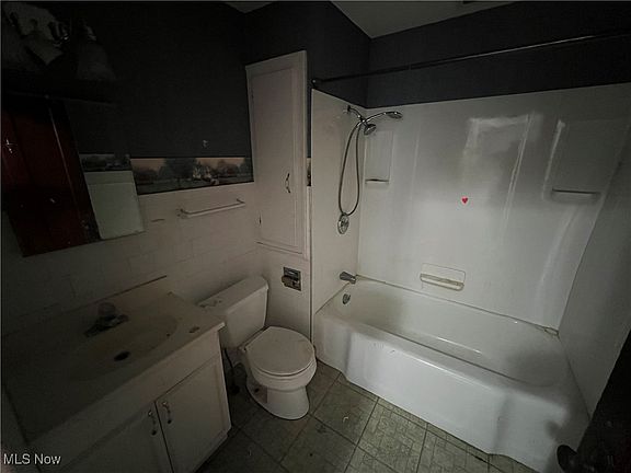 4th image of 1208 Middle Ave
