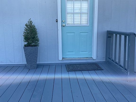 2nd image of 16984 Lea Cir