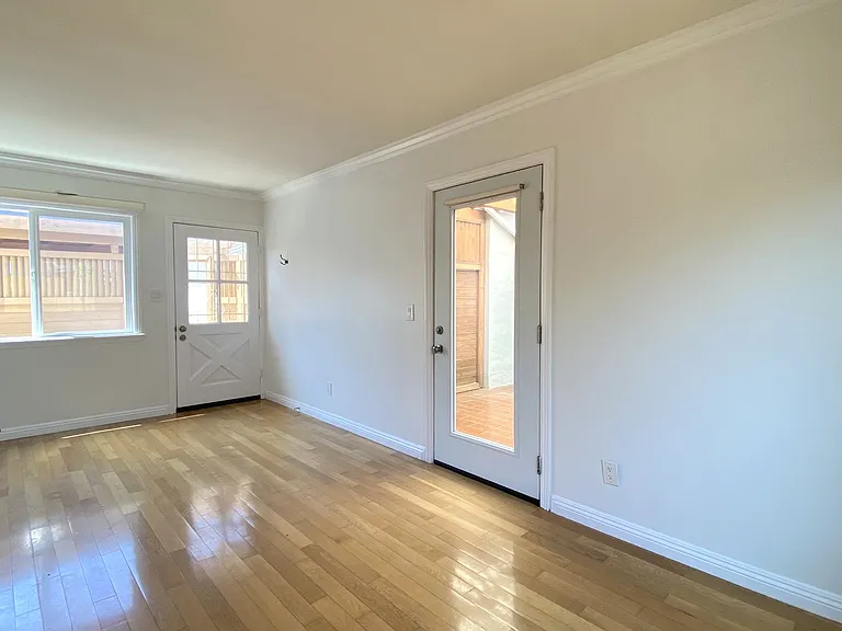4645 Castelar St — Photo 5