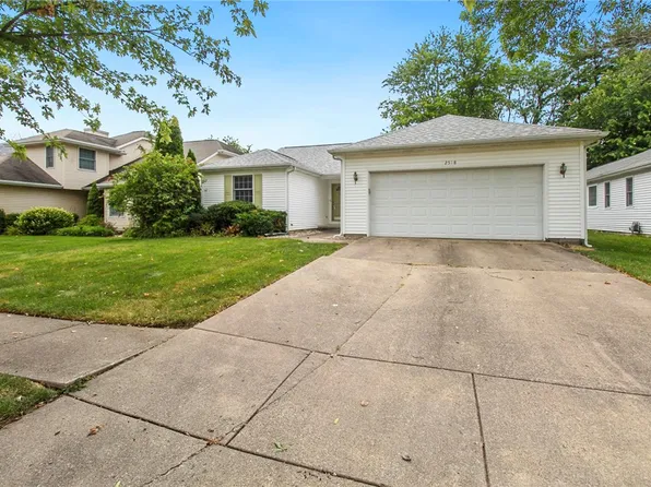 2518 Woodlawn Dr, Charleston, IL 61920