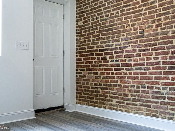 2nd image of 408 George St