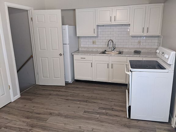3rd image of 429 Barnett Rd #A
